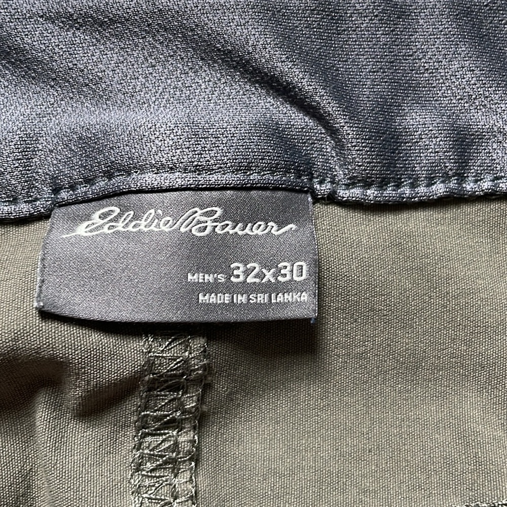 Eddie Bauer convertible, hiking pants. - Picture 4 of 6